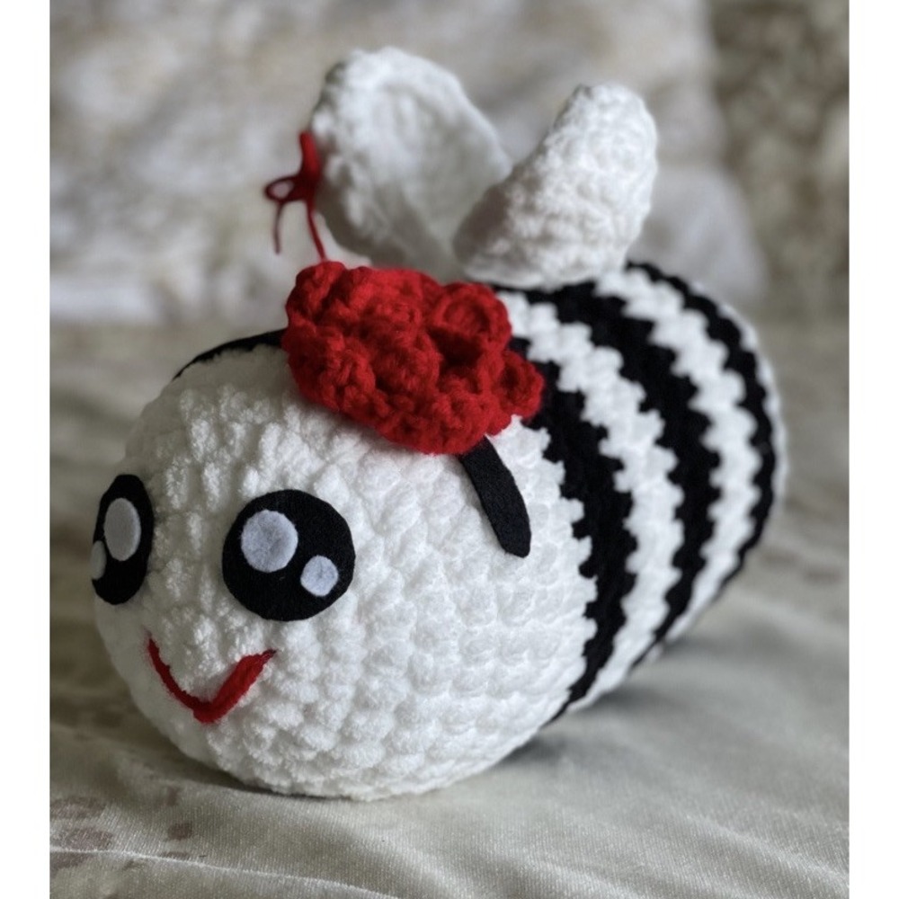 Crochet Bee Rose Red Moira Black White Striped Plush Plushie Squishy Stress Ball